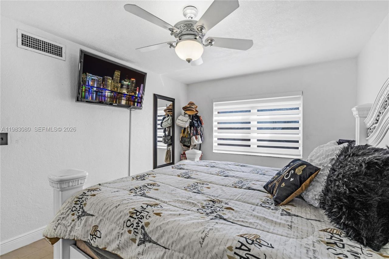 13715 Kendale Lakes Cir , Unit A-304, Miami, FL 33183 Photo