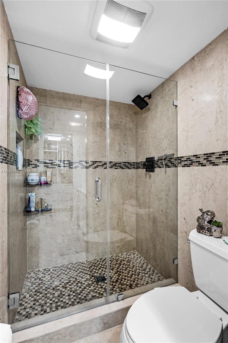 13715 Kendale Lakes Cir , Unit A-304, Miami, FL 33183 Photo