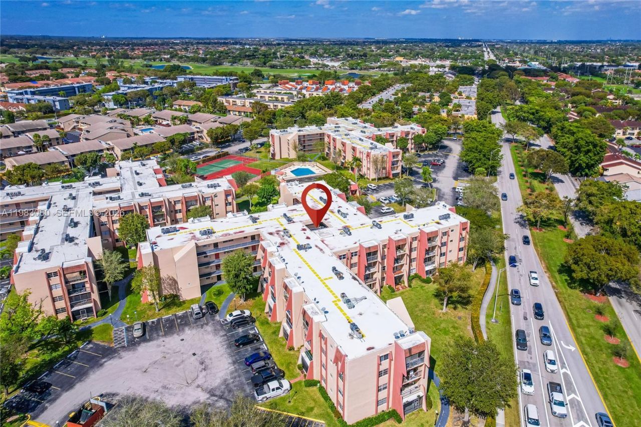 13715 Kendale Lakes Cir , Unit A-304, Miami, FL 33183 Photo