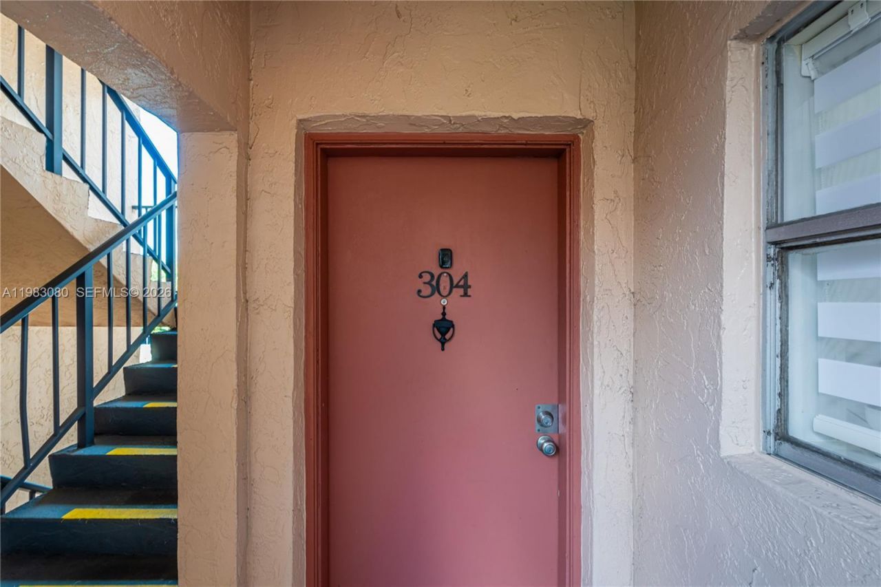 13715 Kendale Lakes Cir , Unit A-304, Miami, FL 33183 Photo