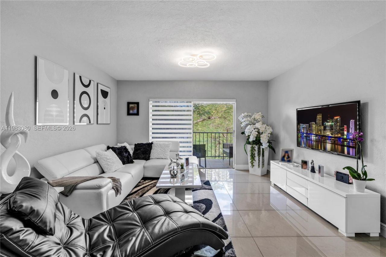 13715 Kendale Lakes Cir , Unit A-304, Miami, FL 33183 Photo