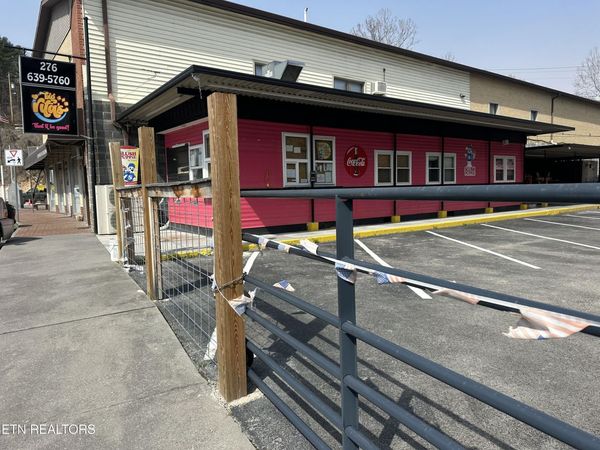 8453 Main St, Pound, VA 24279