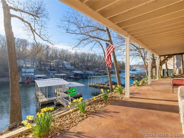 32 Lake Village Road, Eldon, MO 65026