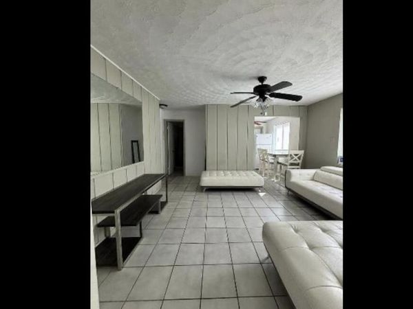 6450 Oak Street, Hollywood, FL 33024