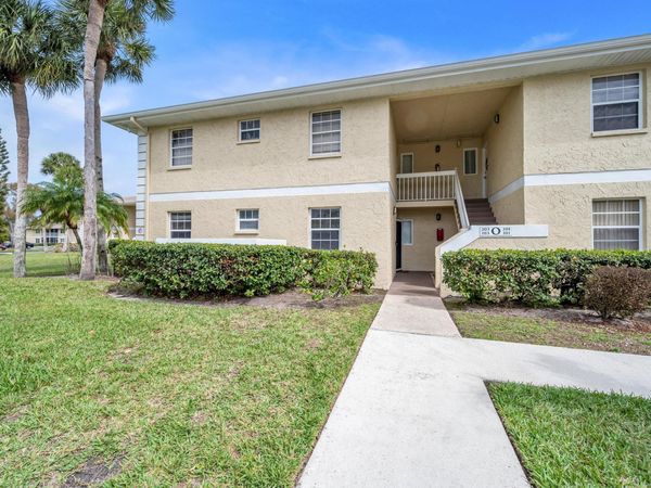 1552 SE Royal Green Circle, Unit O-103, Port St. Lucie, FL 34952