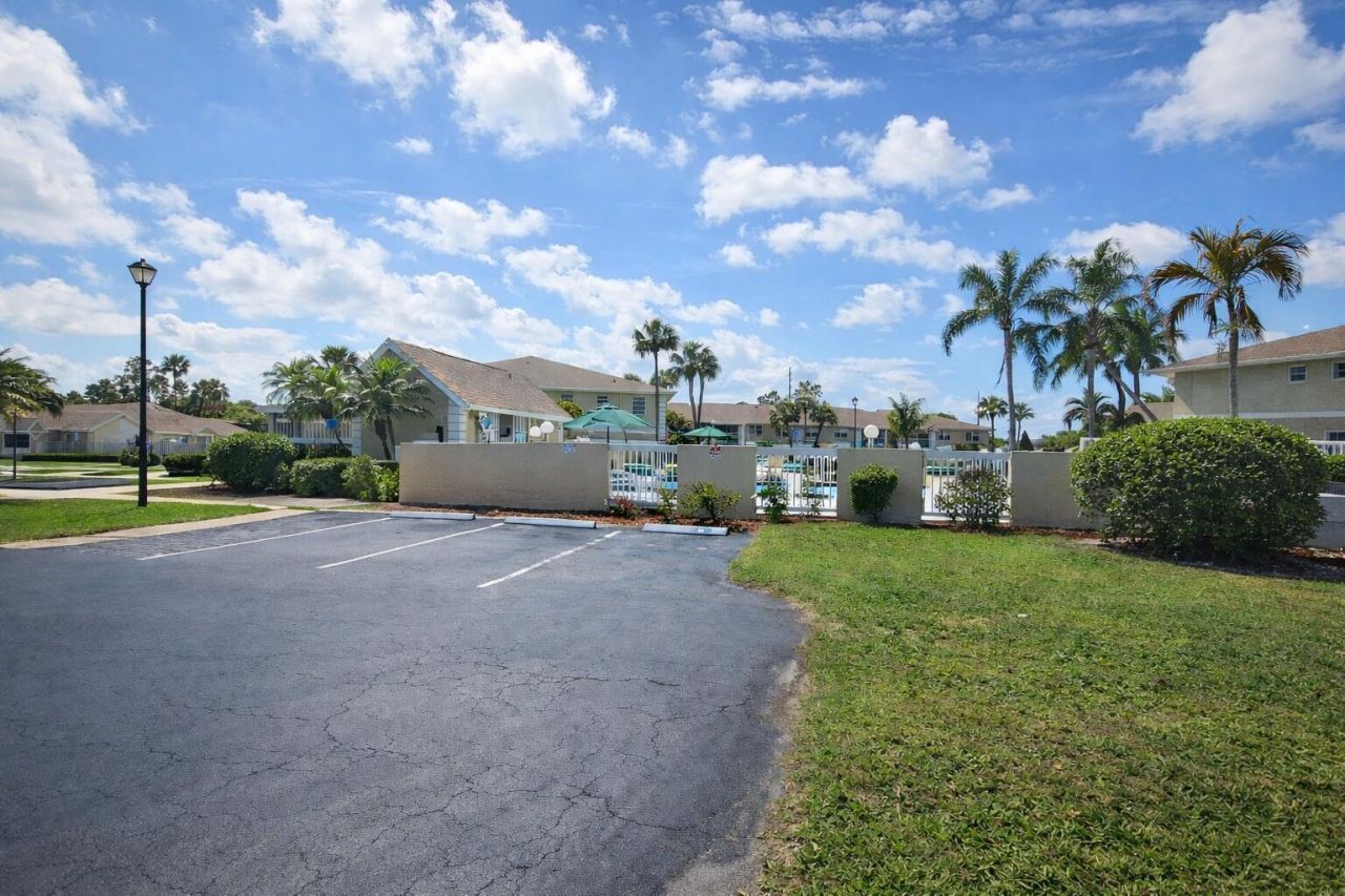 1552 SE Royal Green Circle, Unit O-103, Port Saint Lucie, FL 34952 Photo