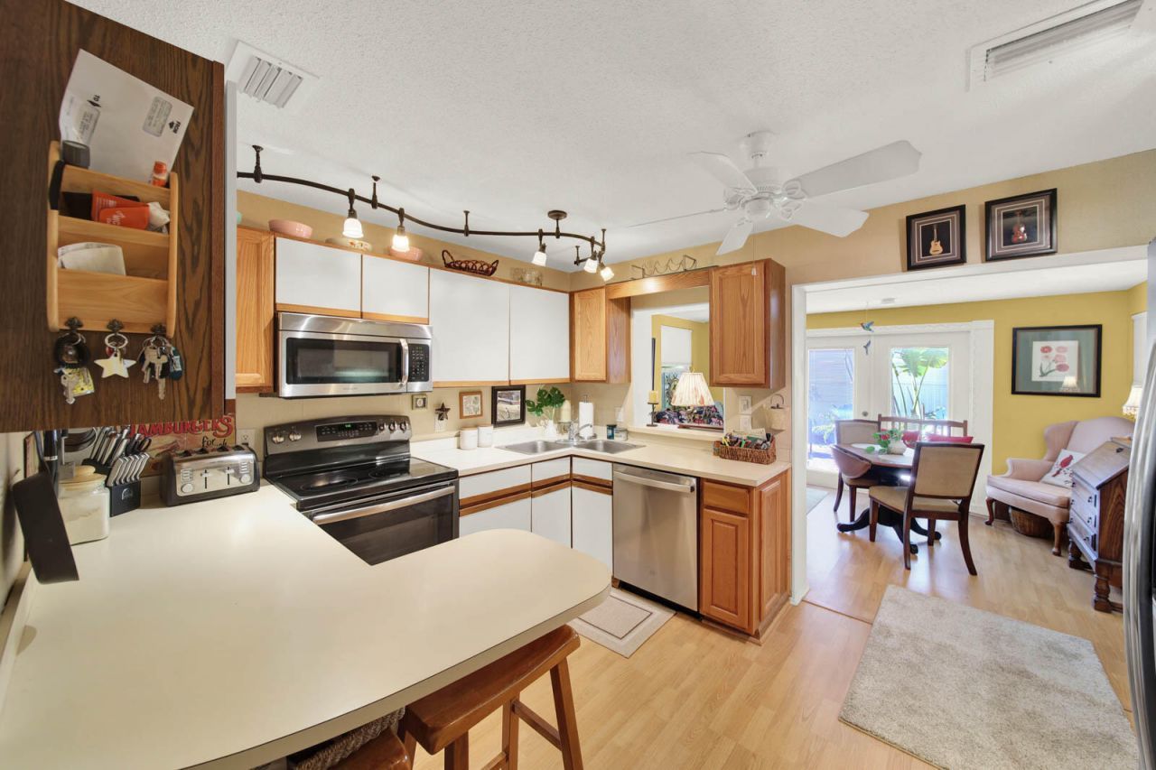 1180 NE Crescent Street, Jensen Beach, FL 34957 Photo