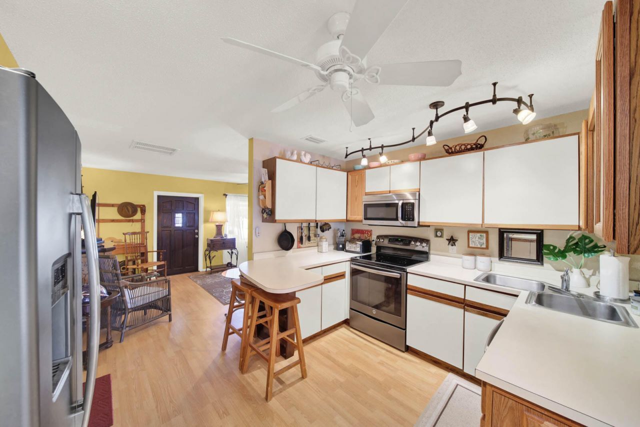 1180 NE Crescent Street, Jensen Beach, FL 34957 Photo