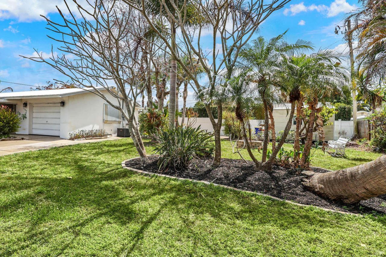 1180 NE Crescent Street, Jensen Beach, FL 34957 Photo
