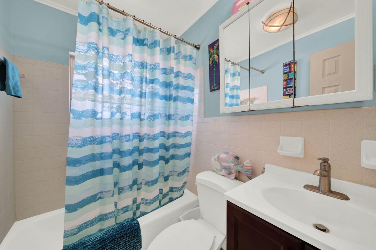 1180 NE Crescent Street, Jensen Beach, FL 34957 Photo