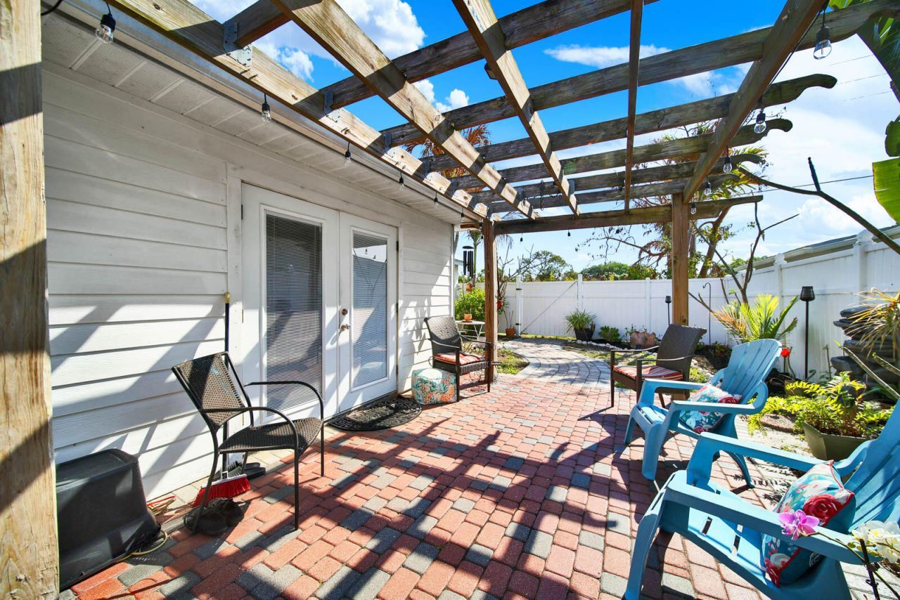 1180 NE Crescent Street, Jensen Beach, FL 34957 Photo