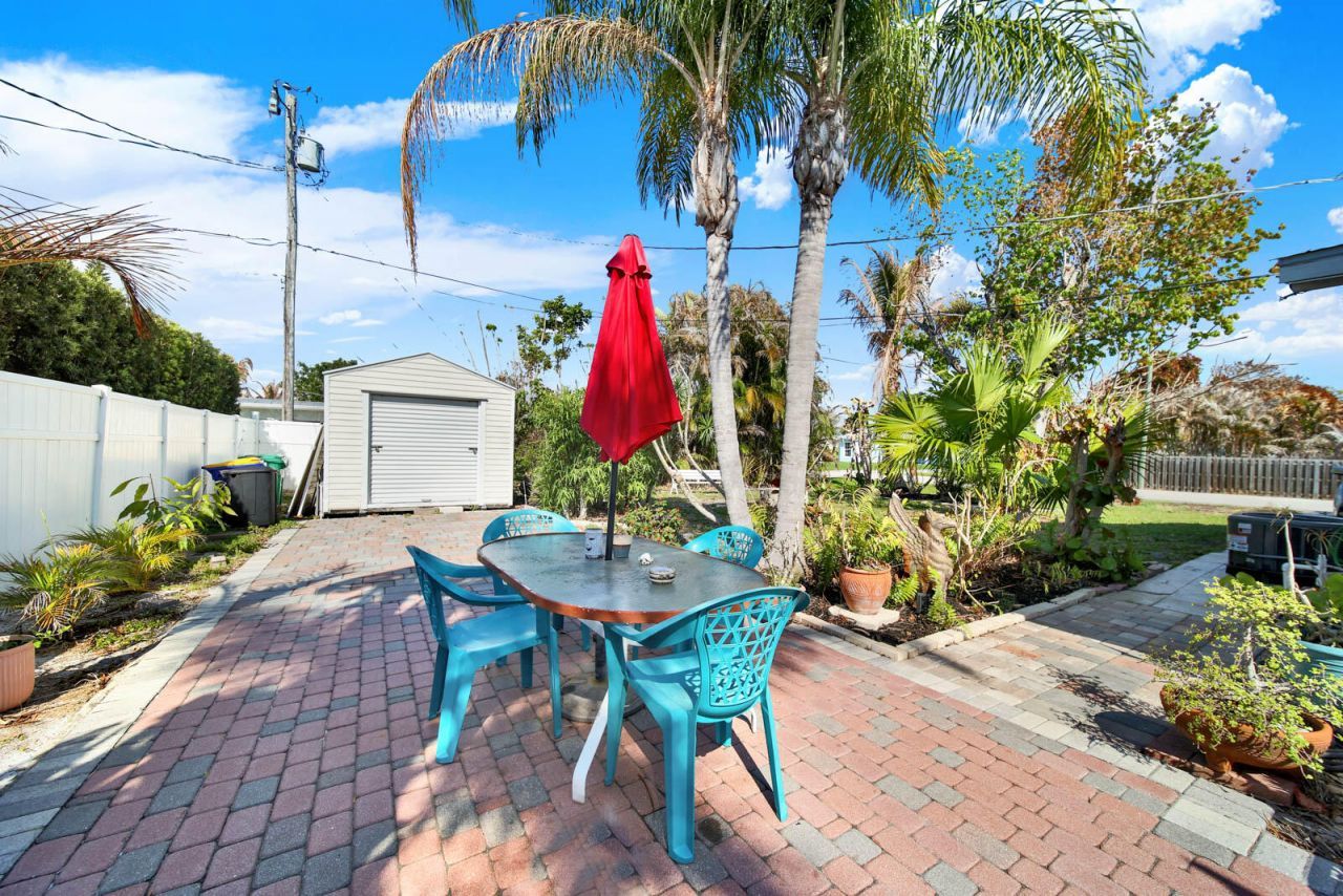 1180 NE Crescent Street, Jensen Beach, FL 34957 Photo