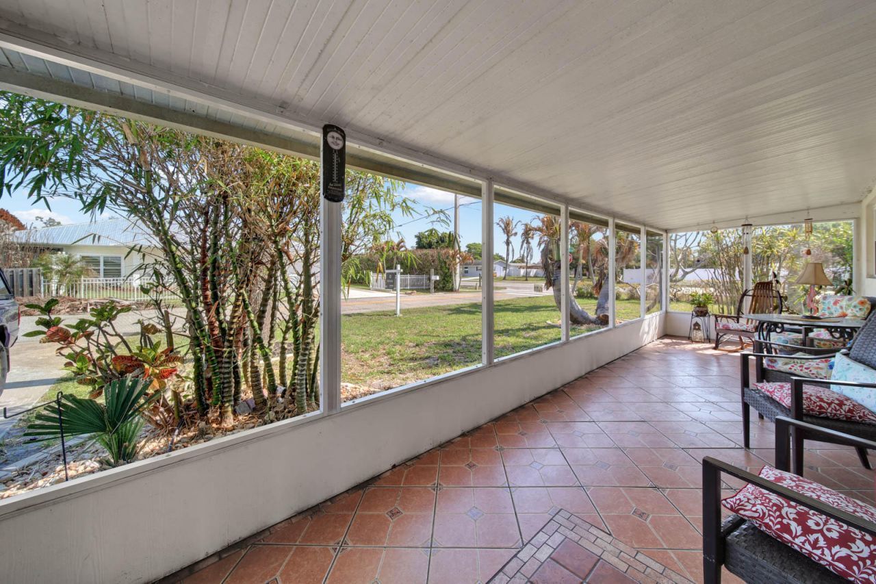 1180 NE Crescent Street, Jensen Beach, FL 34957 Photo