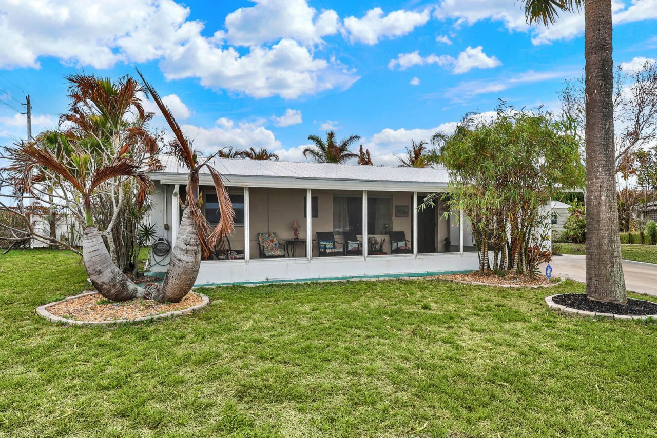 1180 NE Crescent Street, Jensen Beach, FL 34957 Photo