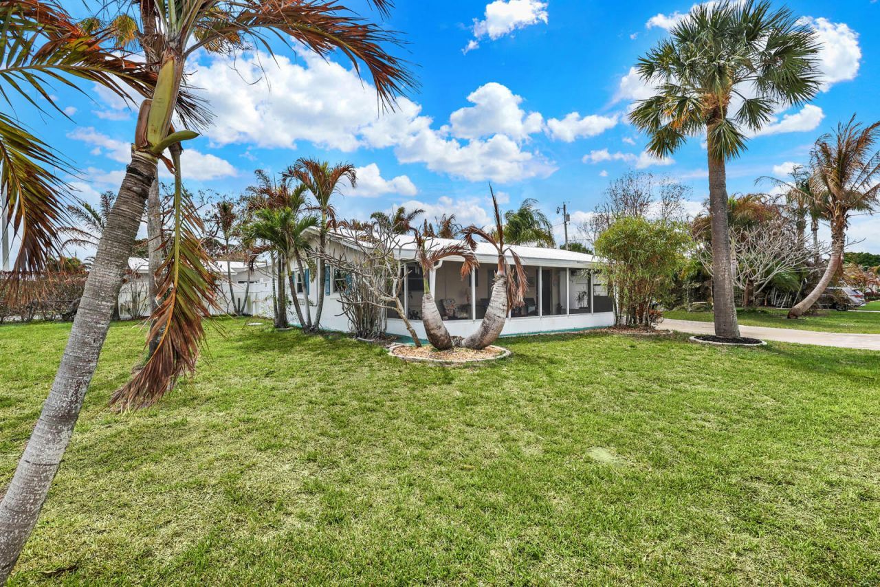 1180 NE Crescent Street, Jensen Beach, FL 34957 Photo