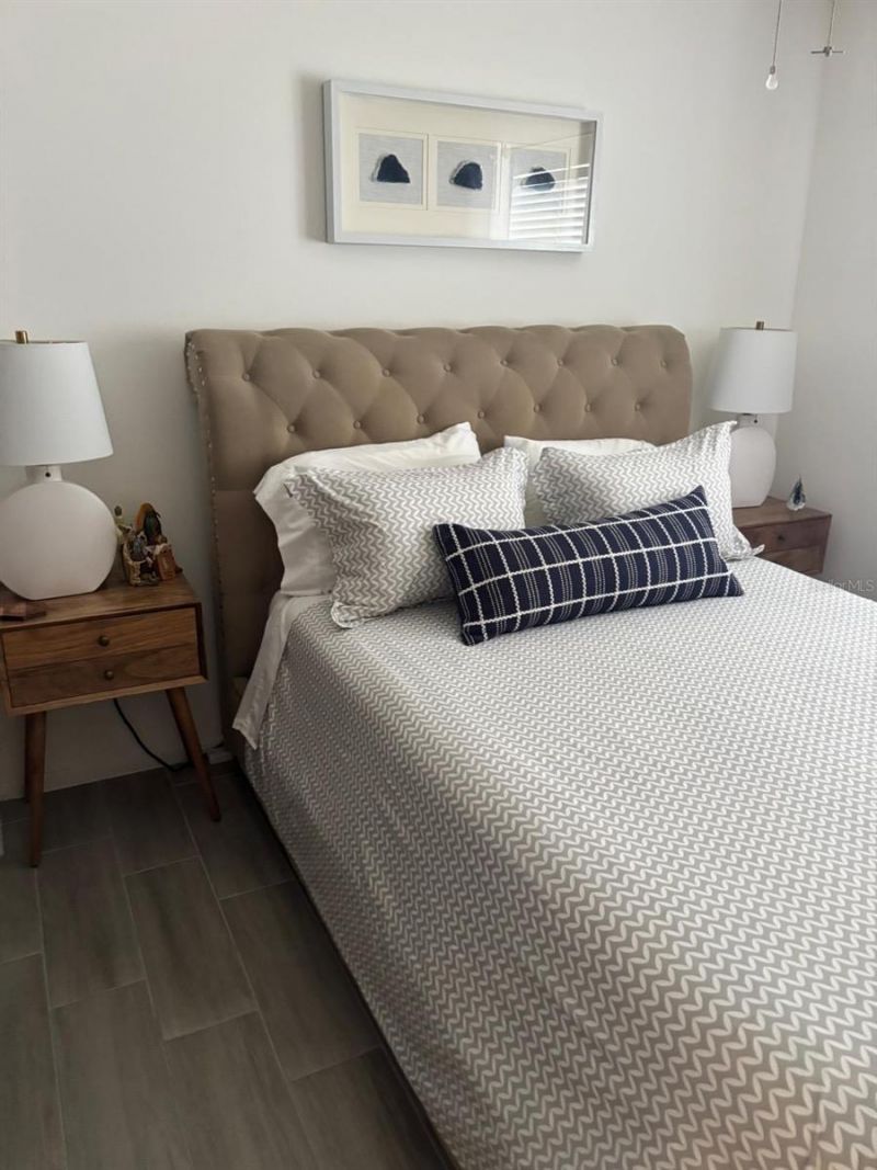 5689 Gardens Drive , Sarasota, FL 34243 Photo