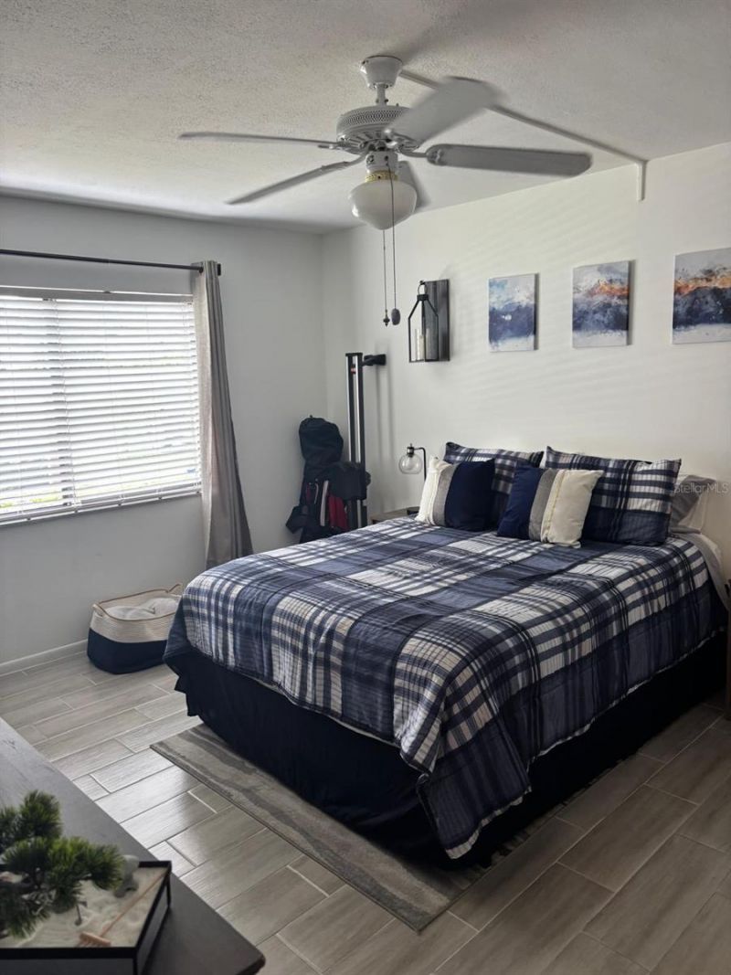 5689 Gardens Drive , Sarasota, FL 34243 Photo