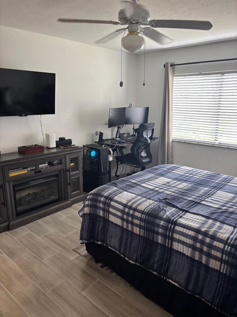 5689 Gardens Drive , Sarasota, FL 34243 Photo