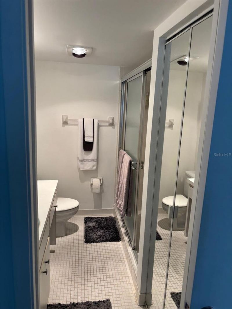 5689 Gardens Drive , Sarasota, FL 34243 Photo