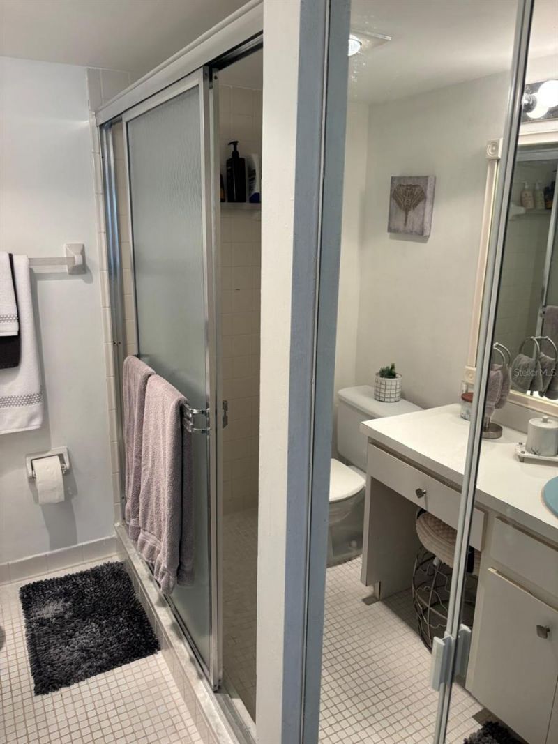 5689 Gardens Drive , Sarasota, FL 34243 Photo