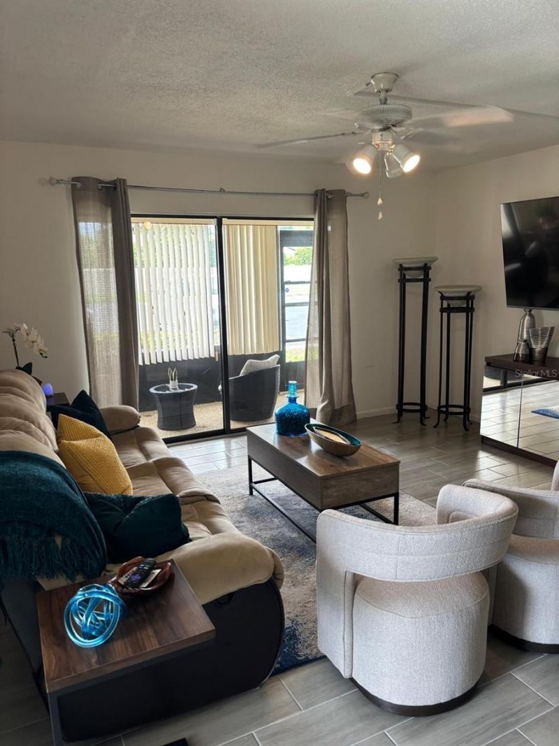 5689 Gardens Drive , Sarasota, FL 34243 Photo