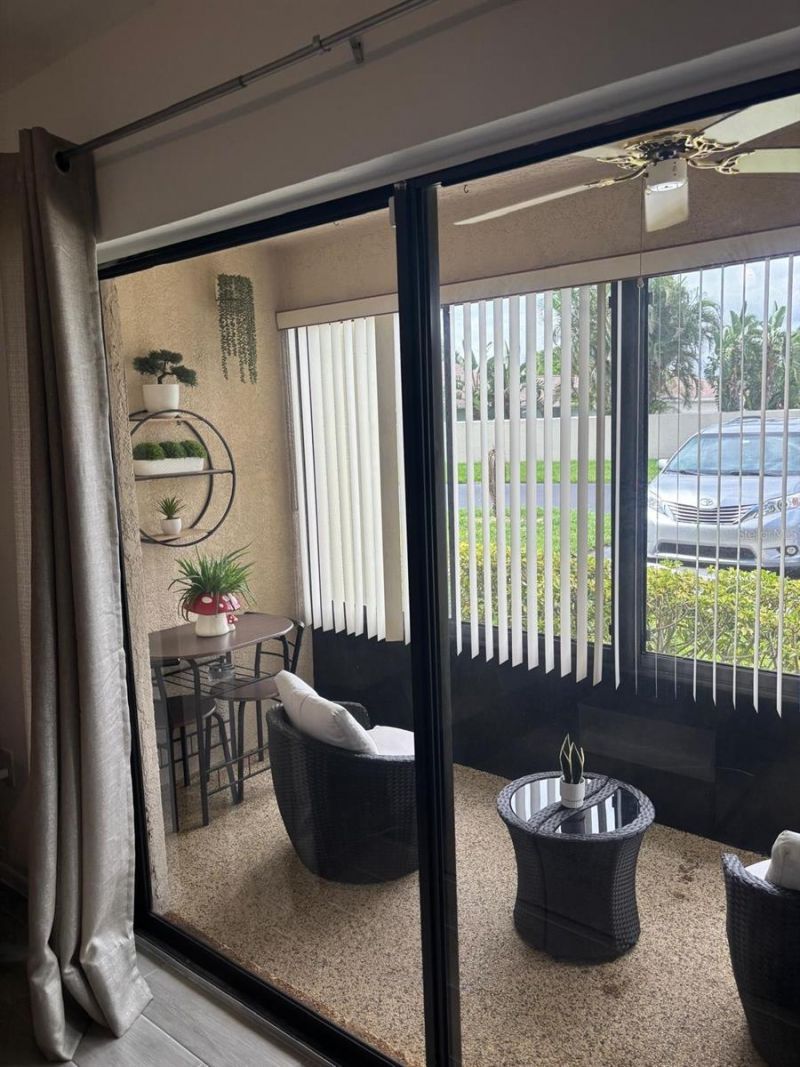 5689 Gardens Drive , Sarasota, FL 34243 Photo