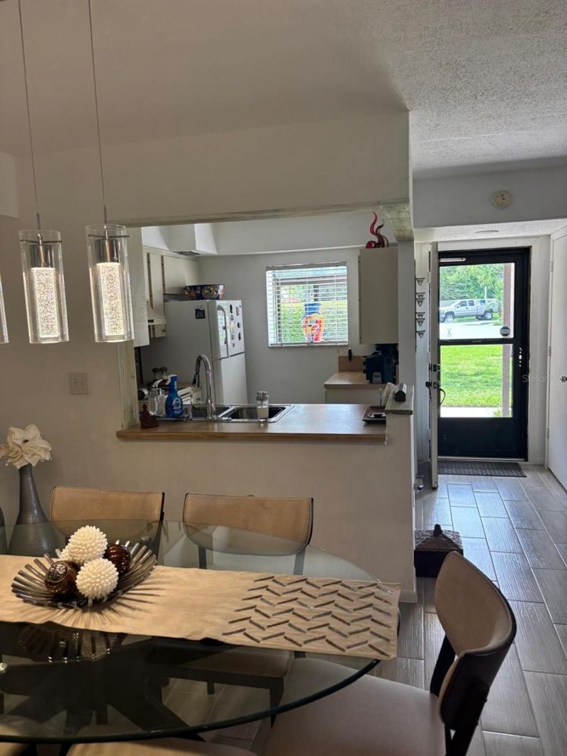 5689 Gardens Drive , Sarasota, FL 34243 Photo