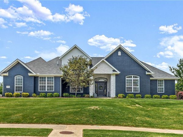 1301 NE Buckingham Boulevard , Bentonville, AR 72712