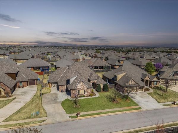 617 Caveat Court, Edmond, OK 73025