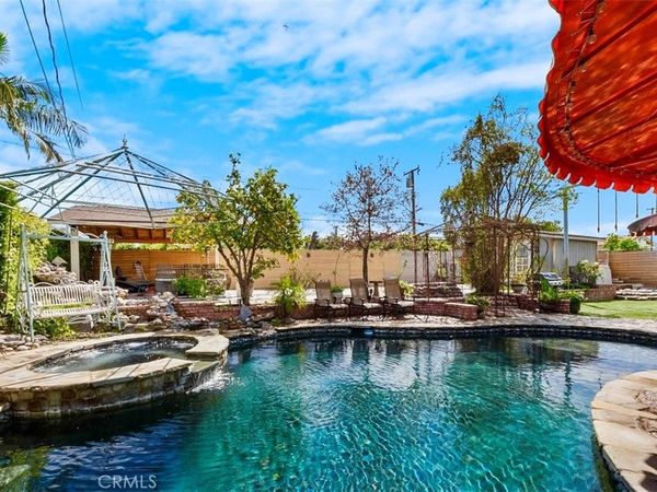 8318 Calmosa Avenue, Whittier, CA 90602