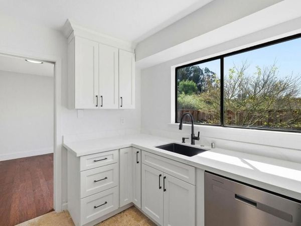 2022 Bob White Ln, Santa Cruz, CA 95065