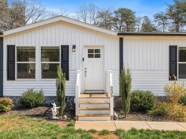 235 SHORES RD, Palmyra, VA 22963