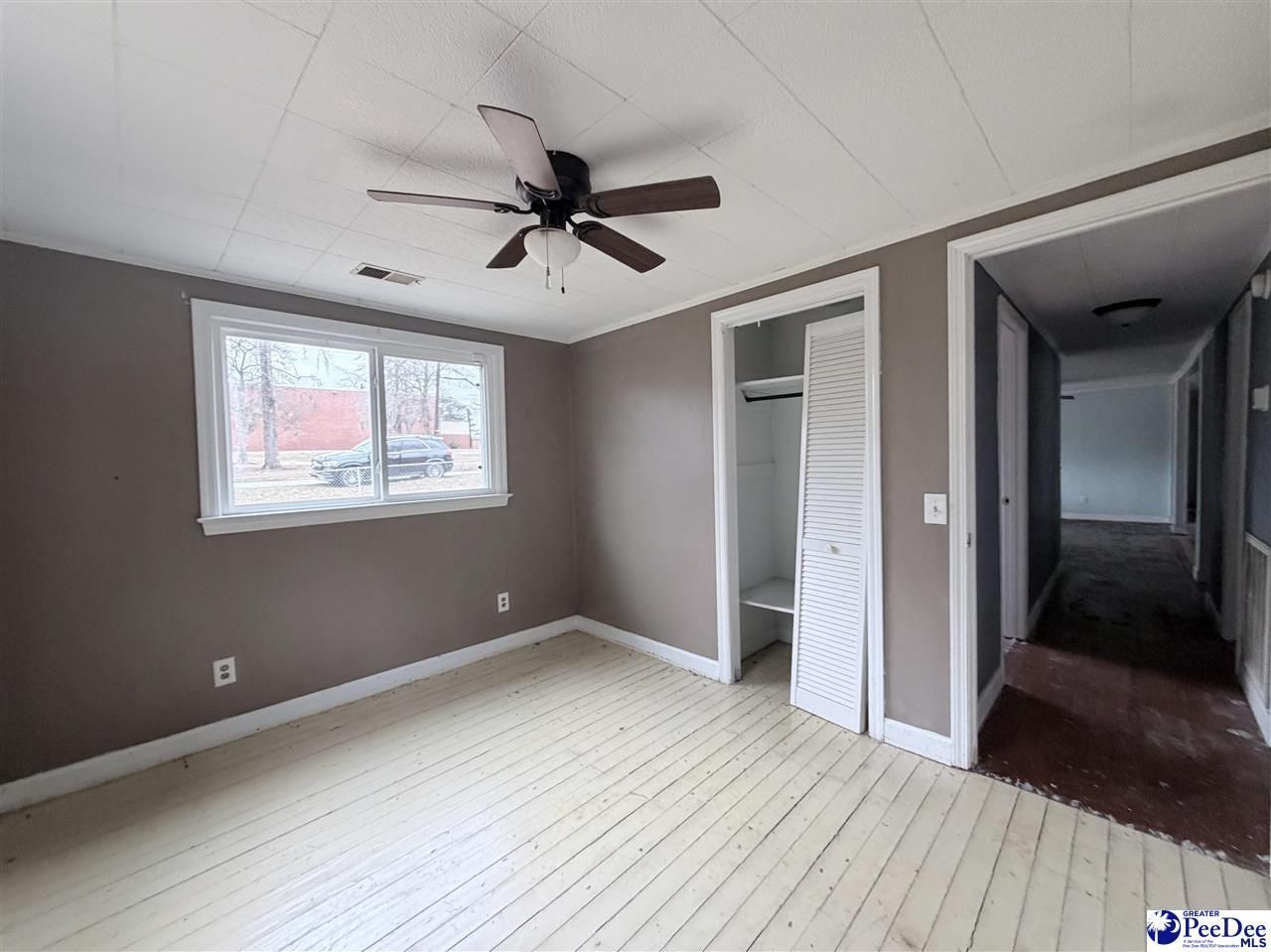 405 E 1st Avenue Photo 17