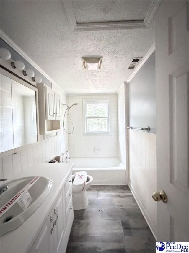 405 E 1st Avenue Photo 21