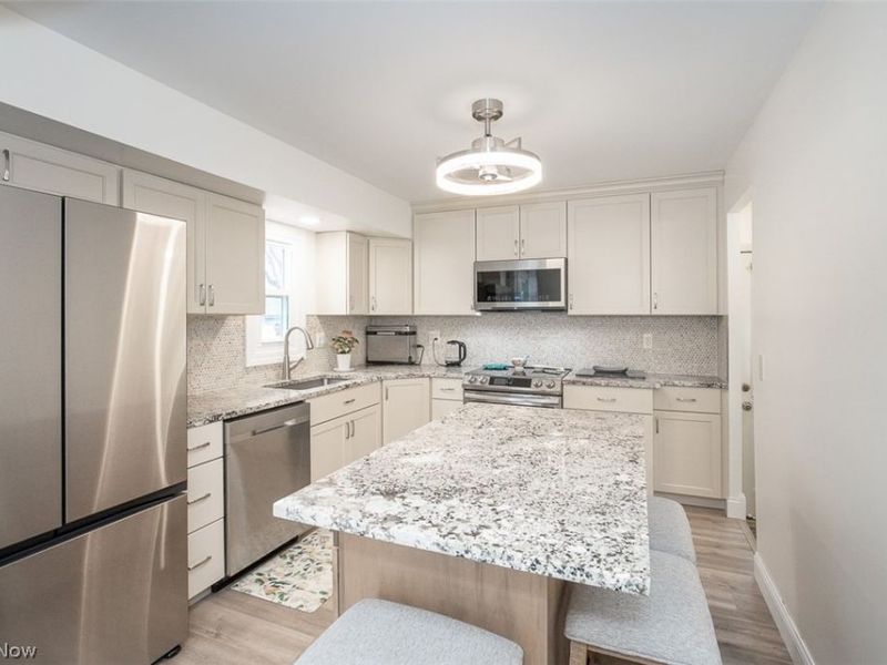 6924 Day Drive , Parma, OH 44129 Photo 13