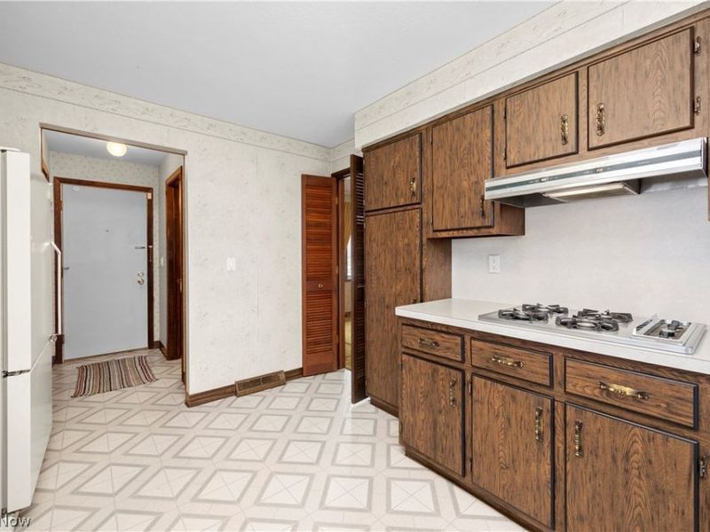 8638 Hollis Lane , Brecksville, OH 44141 Photo 11