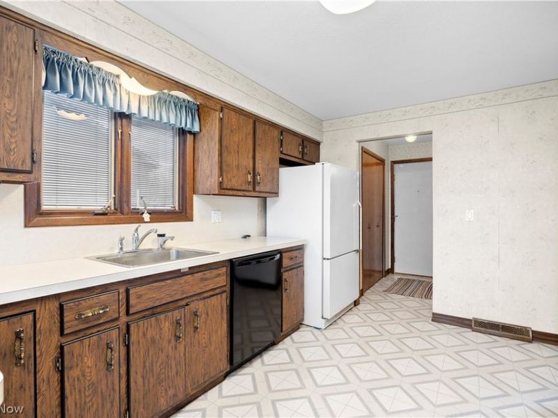 8638 Hollis Lane , Brecksville, OH 44141 Photo 12