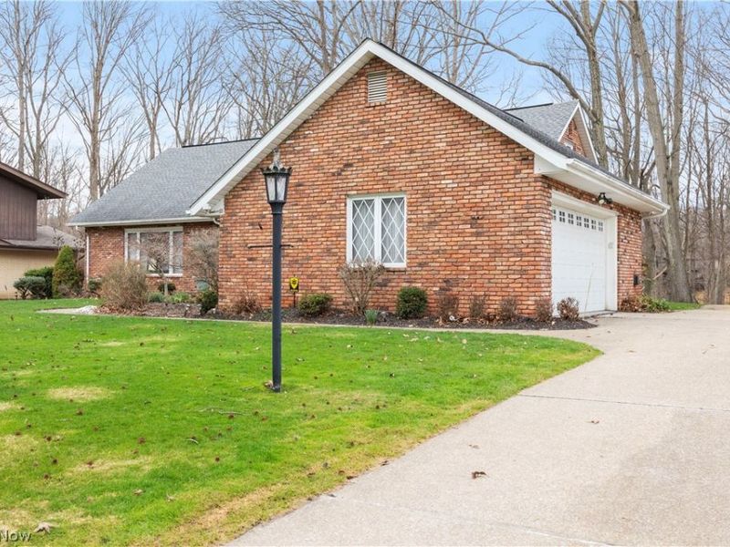 8638 Hollis Lane , Brecksville, OH 44141 Photo 2