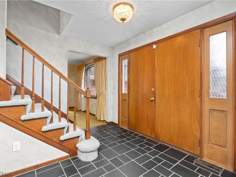 8638 Hollis Lane , Brecksville, OH 44141 Photo 4