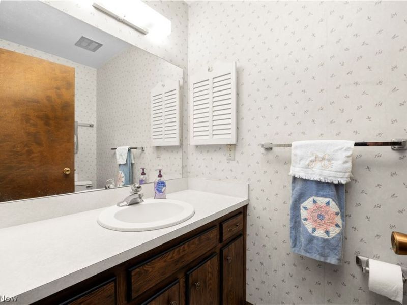 8638 Hollis Lane , Brecksville, OH 44141 Photo 9