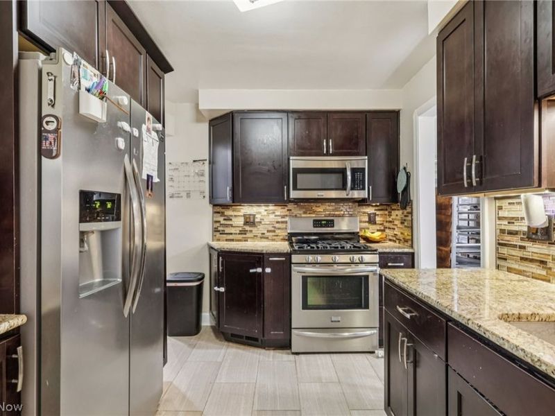 5227 W 52nd Street , Parma, OH 44134 Photo 9