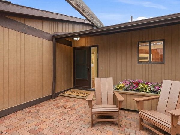 17640 Walnut Trail , Chagrin Falls, OH 44023