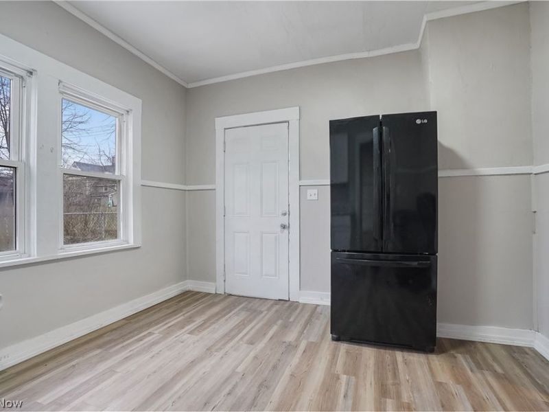 8210 Dorver Avenue , Cleveland, OH 44105 Photo 12