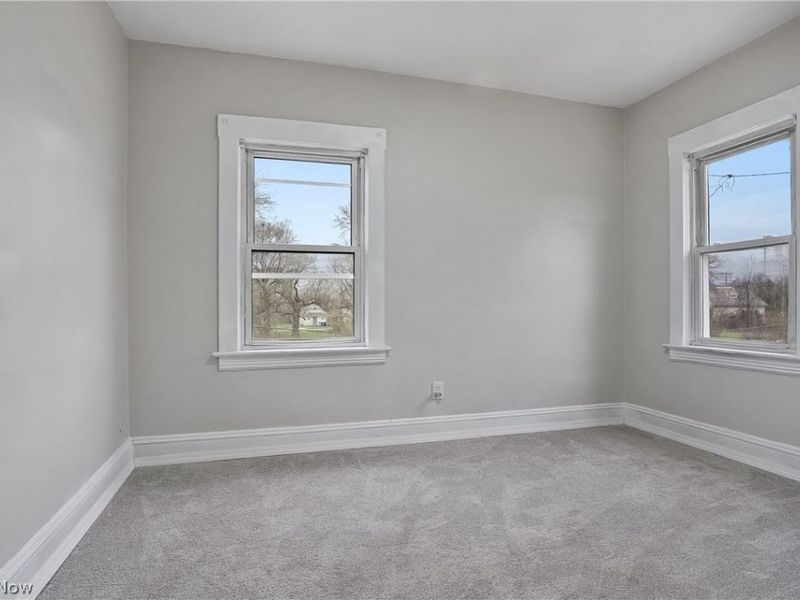 8210 Dorver Avenue , Cleveland, OH 44105 Photo 16