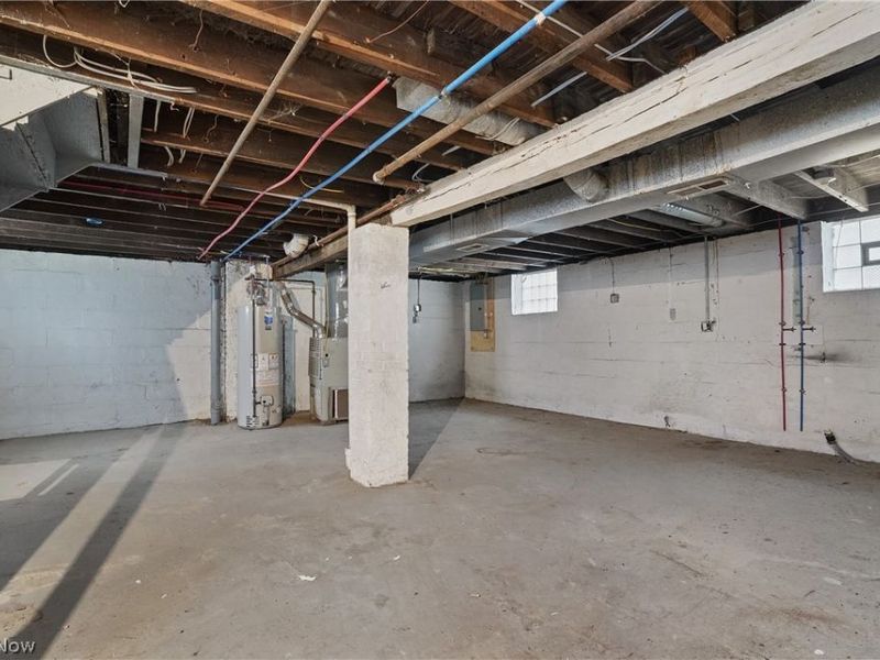 8210 Dorver Avenue , Cleveland, OH 44105 Photo 21