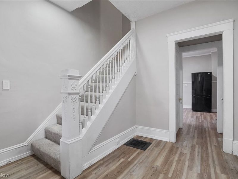 8210 Dorver Avenue , Cleveland, OH 44105 Photo 3