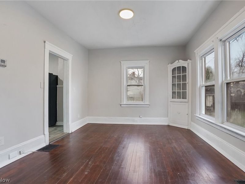 8210 Dorver Avenue , Cleveland, OH 44105 Photo 8