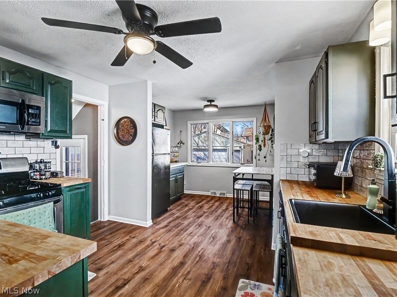 2216 Wascana Avenue, Lakewood, OH 44107 Photo 14