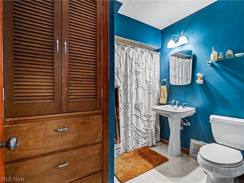 2216 Wascana Avenue, Lakewood, OH 44107 Photo 26