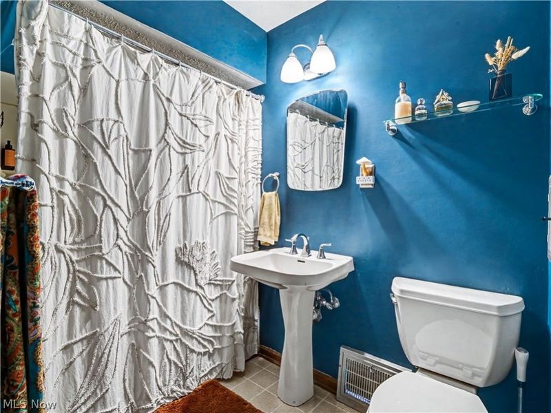 2216 Wascana Avenue, Lakewood, OH 44107 Photo 27